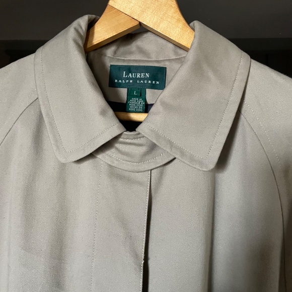 Ralph Lauren Overcoat. Size Large - Picture 5 of 16